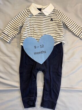 baby GAP - long sleeve romper/jumpsuit one piece outfit. Size 9-12 months